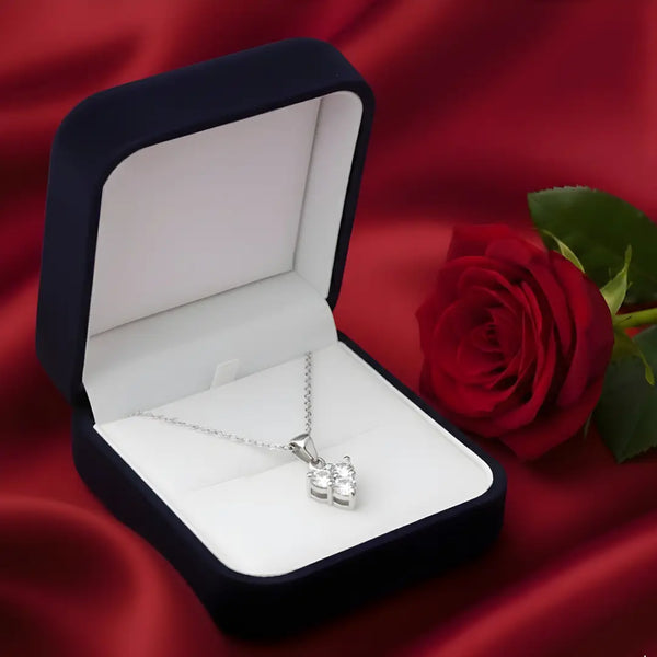 925 Sterling Silver Three-Stone Cluster Women’s Pendant Necklace with Dazzling Cubic Zirconia