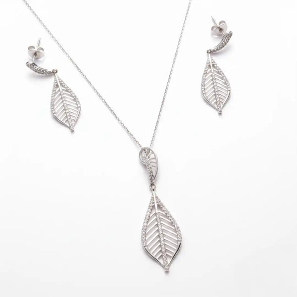 Nature’s Elegance Leaf Jewelry Set – Silver Pendant & Earrings