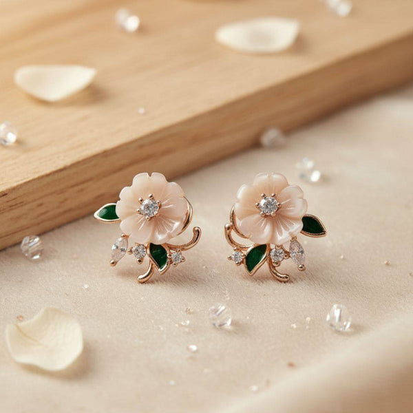 kolrt - Elegant White Flower Earrings with Green Leaf Detailing