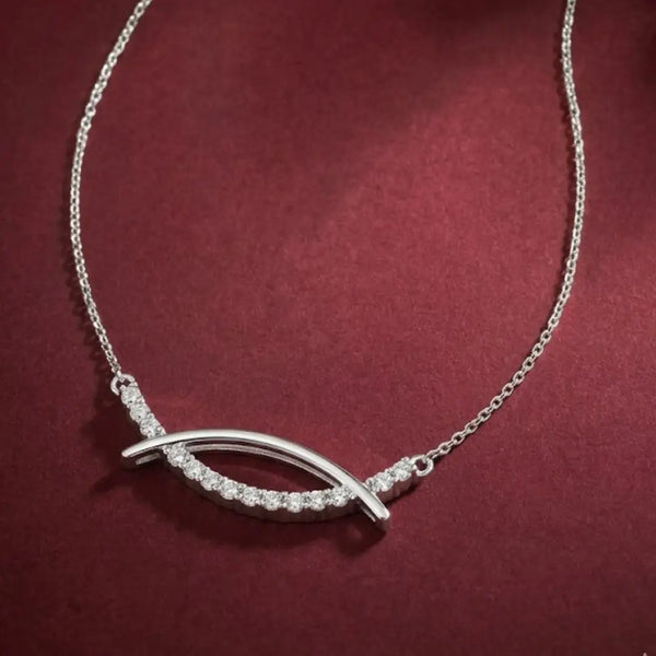 “Elegant Curve Necklace with Cubic Zirconia Detailing”
