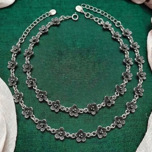 Stylish Black Flower Silver Anklet Set for Women
