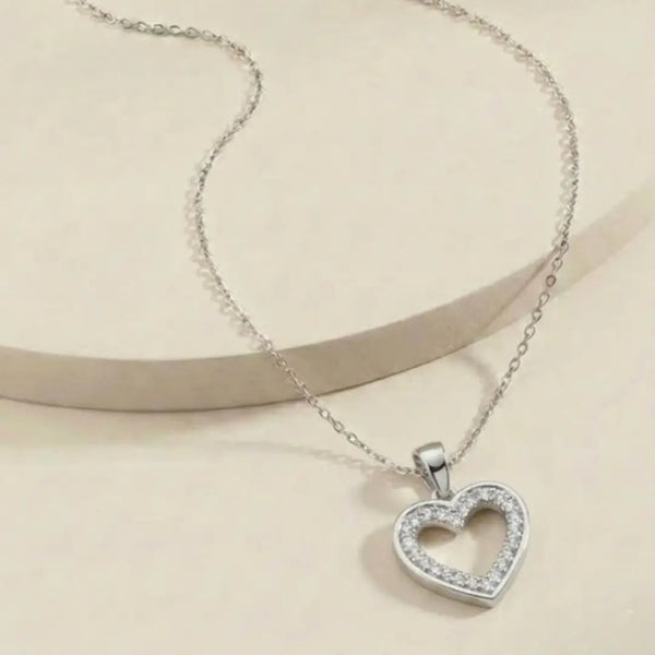 “Dainty Heart Outline Necklace – Elegant Love Pendant”